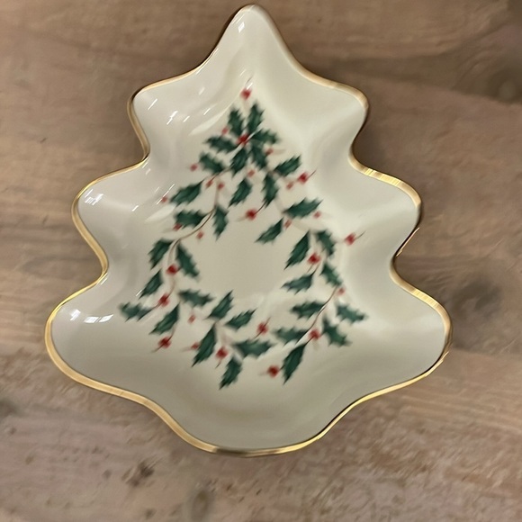 Lenox Holiday Tree Candy Dish NIB 8” Gold Trim Holly & Berries New in Box - Picture 4 of 8